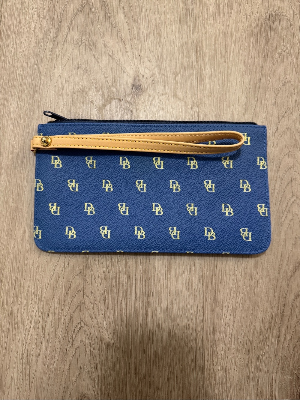 Dooney & Bourke Wristlet